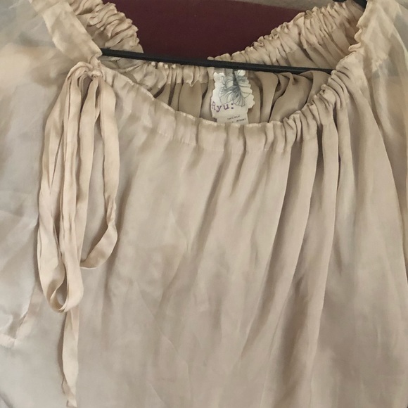 Blouse - Picture 2 of 7